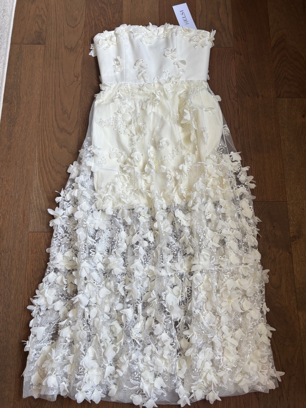 HELSI BHLDN Audrey Embroidered 3D Floral Applique S 4/6 Ivory A-Line Midi Bridal